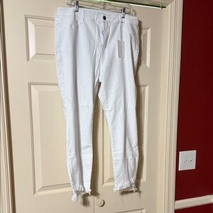 Cello White Ankle Jeans with Frayed Hem
